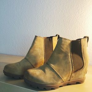 Sorel Joan of Artic Chelsea Boot Camel Brown